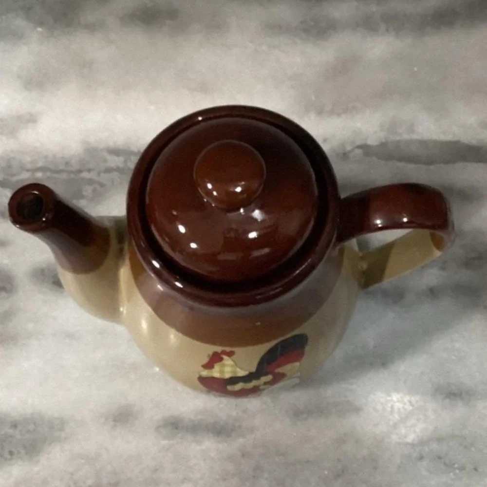 Tricolor Brown Large Teapot, Vintage Rooster 